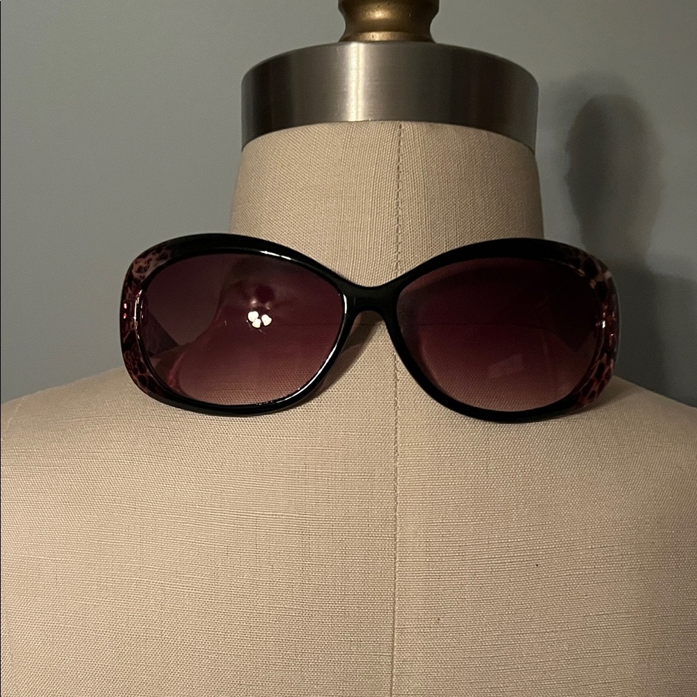 Panama Jack Leopard Print Sunglasses with Dark Lenses